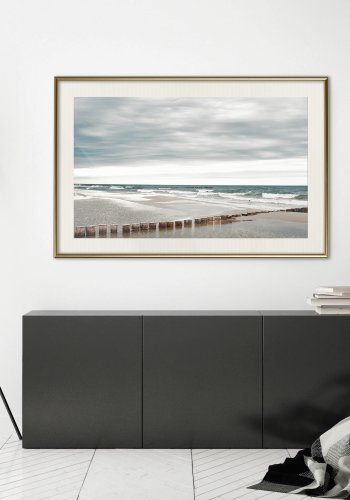 ARTGEIST Plakat med ramme - Chilly Morning at the Seaside