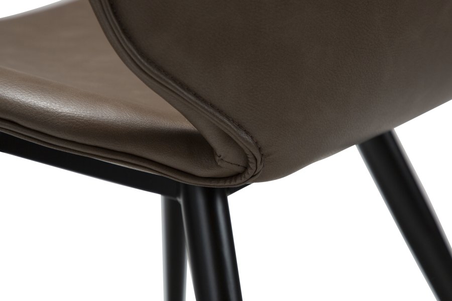 DANFORM Cloud spisebordsstol - Major brun kunstlder og sort stl