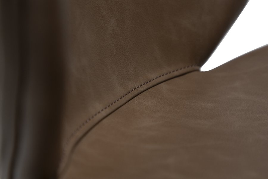 DANFORM Cloud spisebordsstol - Major brun kunstlder og sort stl