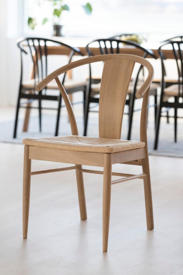 ACT NORDIC Janik spisebordsstol, m. armln - offwhite papirflet og hvidpigmenteret eg