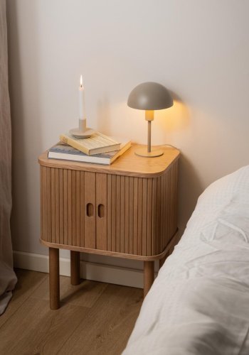 ACT NORDIC Langley sengebord, m. lamelfront, og 2 skydelger - natur egefinér og eg (45x30x60)