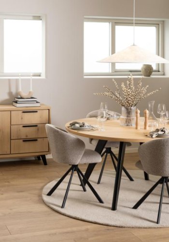 ACT NORDIC Pippa spisebordsstol, m. drejefunktion og lynls - beige stof og sort stl