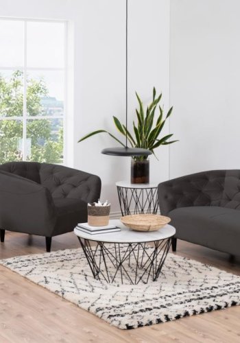 ACT NORDIC Ria 2 pers. sofa, m. indsyninger - mrkegr stof og sort gummitr