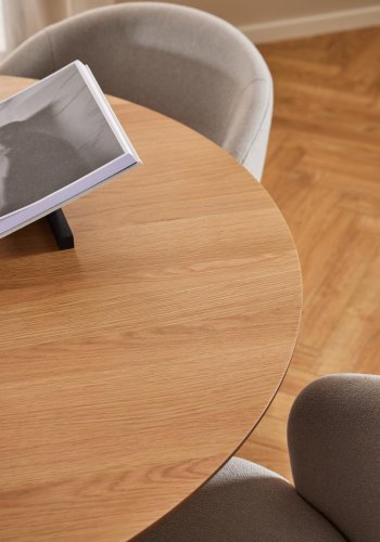 ACT NORDIC Darlene spisebordsstol, m. armln, drejefunktion, retur drej - beige stof og sort stl