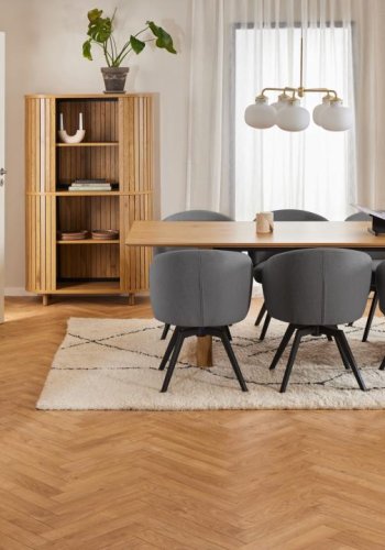 ACT NORDIC Darlene spisebordsstol, m. armln, drejefunktion, retur drej - gr stof og sort stl