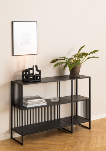 ACT NORDIC Strington reol, m. 2 hylder - mat sort Izmir ru melamin og mat sort stl