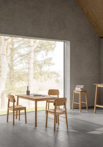 ACT NORDIC Barlow spisebordsstol - mat eg acryl lak egefiner og mat bejdset eg acryl lak gummitr