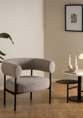 ACT NORDIC Oakfield loungestol, m. armln og posefjedre - beige stof og mat sort stl