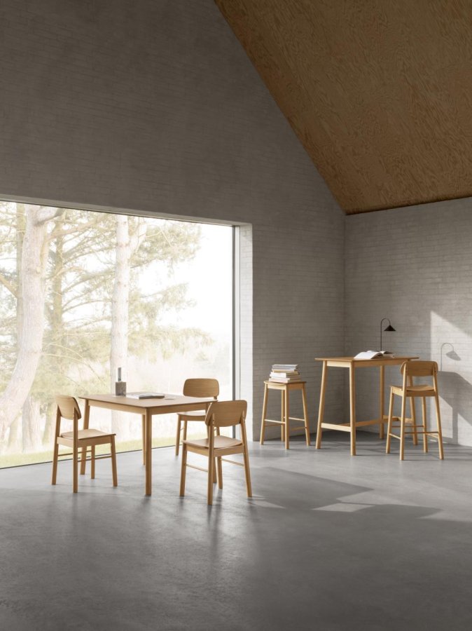 ACT NORDIC Barlow barstol, u. rygln, m. fodsttte - eg acryl lak egefiner og eg acryl lak gummitr