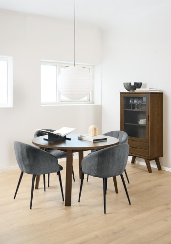 ACT NORDIC A-Line vitrineskab, m. 1 glaslge, 2 hylder og 2 skuffer - rgfarvet egefiner