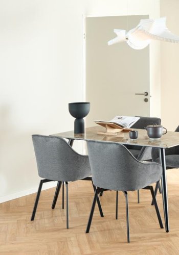 ACT NORDIC Clara spisebordsstol, m. armln og retur drej - antracitgr stof og sort stl