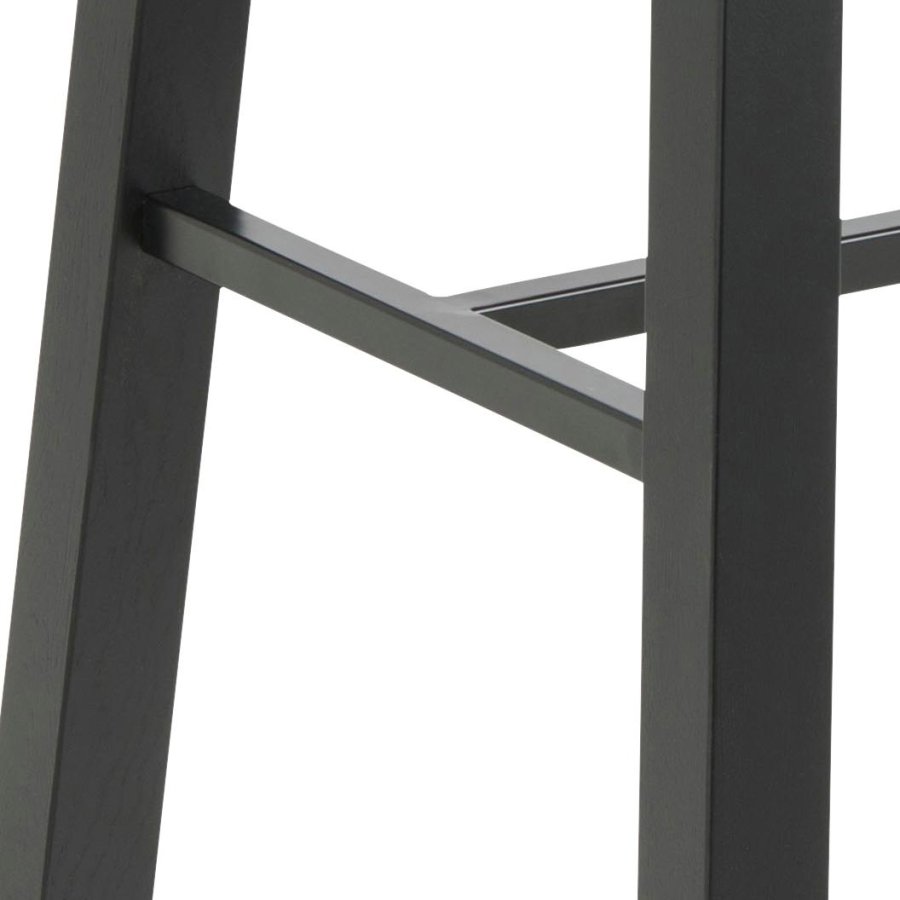 ACT NORDIC Chara rektangulr barbord, Top vild eg olieret egefiner, Stel mat sort NC lak egefiner med fodsttte og planker, 117x58x105 cm