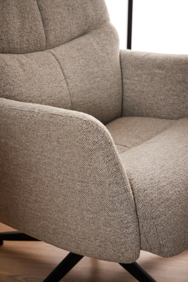 ACT NORDIC London recliner med fodskammel, Monza stof beige 60, 5-stjernet Stel mat sort ru pulverlakeret stl med horisontal syning og manuel udlser