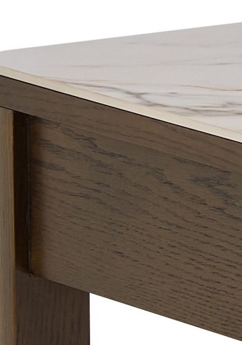 ACT NORDIC Southampton rektangulr sofabord, Top creme poleret keramik, Skuffe og Stel rg NC lak egefiner med organisk kant, skjult opbevaring og bent rum, 130x70x45 cm