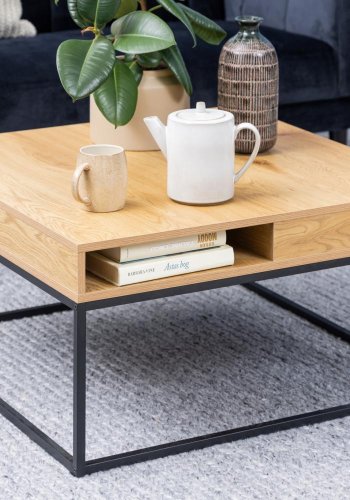 ACT NORDIC Willford sofabord, m. 1 rum, kvadratisk - natur melamin og sort metal (80x80)