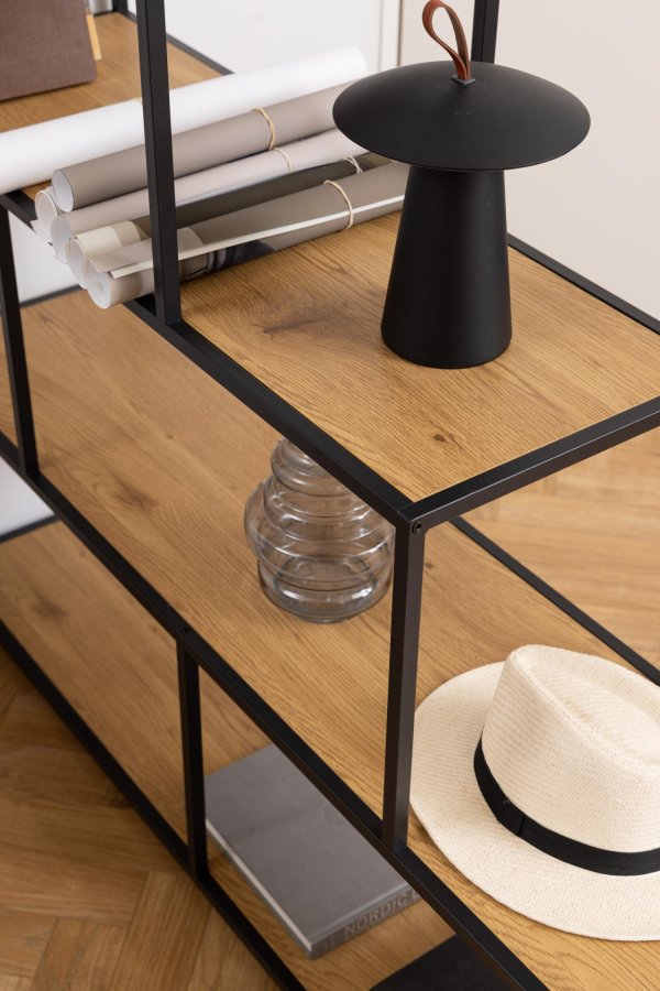 ACT NORDIC Seaford reol, m. 4 hylder - natur vild eg papir og sort metal