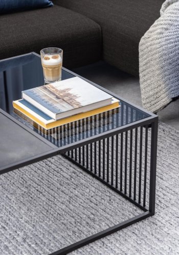 ACT NORDIC Strington sofabord, kvadratisk - sort marmormelamin/rgfarvet glas og sort metal (80x80)