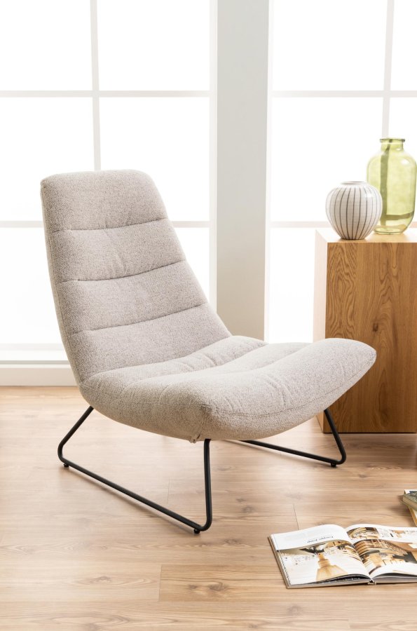 ACT NORDIC Milford loungestol - beige stof og sort metal
