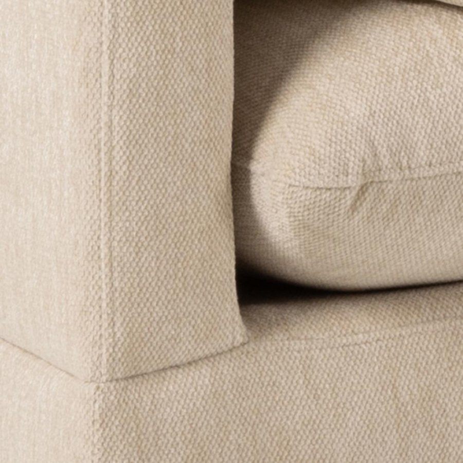 SOFAKONCEPT Cozy 2 pers. sofa, m. hjre chaiselong og 2 puder - creme stof og sort metal