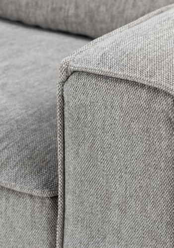 SOFAKONCEPT Cilla hjrnesofa, m. venstre hvilemodul og 5 puder - lysegr stof og sort polypropylen