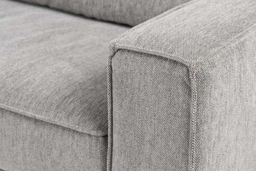 SOFAKONCEPT Cilla hjrnesofa, m. venstre hvilemodul og 5 puder - lysegr stof og sort polypropylen