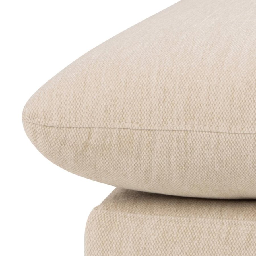 SOFAKONCEPT Cozy 2 pers. sofa, m. venstre chaiselong og 2 puder - creme stof og sort metal
