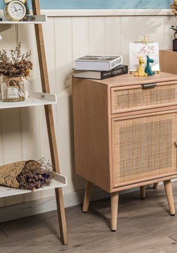 NORDLYS Nara sengebord, m. 1 lge og 1 skuffe - brun rattan og bg (42x36)