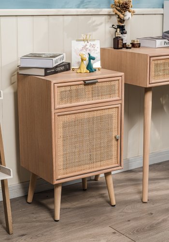 NORDLYS Nara sengebord, m. 1 lge og 1 skuffe - brun rattan og bg (42x36)