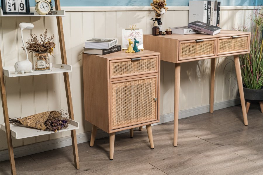 NORDLYS Nara sengebord, m. 1 lge og 1 skuffe - brun rattan og bg (42x36)