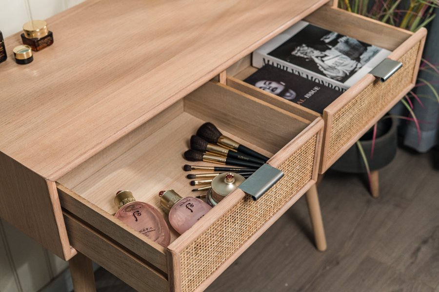 NORDLYS Nishio konsolbord, m. 2 skuffer - brun rattan og bg (80x42)