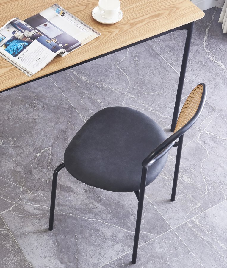 NORDLYS Orebro spisebordsstol - rattan, ruskind og sort metal