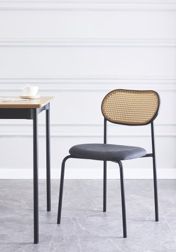 NORDLYS Orebro spisebordsstol - rattan, ruskind og sort metal