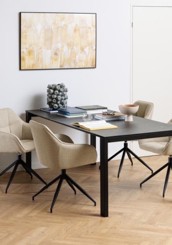 ACT NORDIC Brenda spisebordsstol, m. armln og drejefunktion - beige stof og sort metal