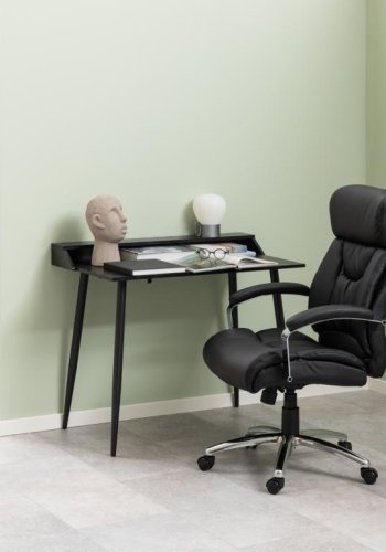 ACT NORDIC Benson skrivebordsstol, m. armln, hjul, dreje- og vippefunktion - sort PU og krom stl