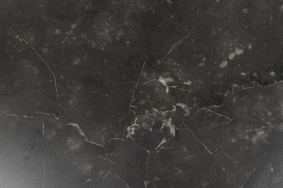 ACT NORDIC Spiro sofabord, rund - sort melamin med marmormnster og sort stl (80)