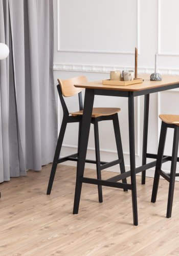 ACT NORDIC Roxby barbord, m. fodsttte, rektangulr - natur egefinér og sort gummitr (120x60)