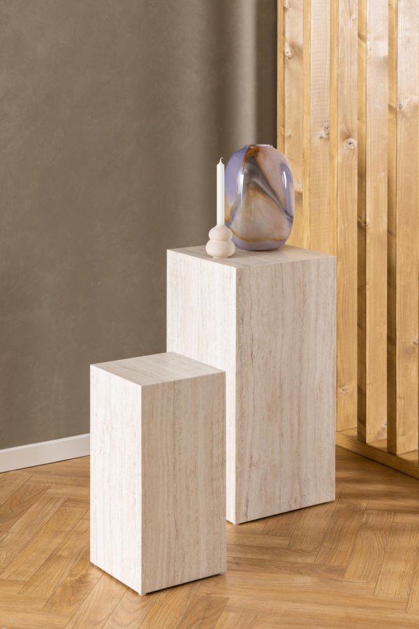 ACT NORDIC Dice pedestal, kvadratisk - beige travertinpapir (st af 2)