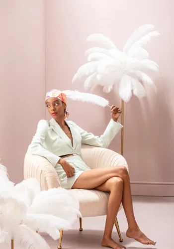 KARE DESIGN Feather Palm bordlampe - hvid strudsefjer og messing stl