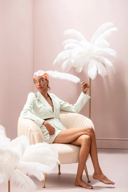 KARE DESIGN Feather Palm bordlampe - hvid strudsefjer og messing stl