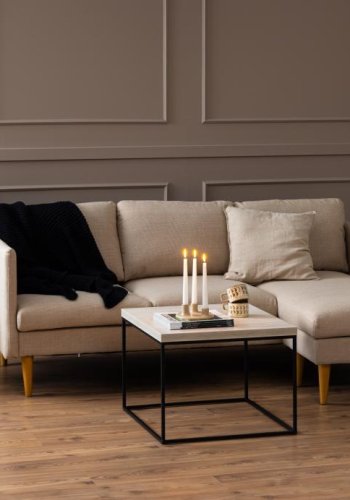 ACT NORDIC Barossa sofabord, kvadratisk - beige papir travertinlook og sort stl (40x40)