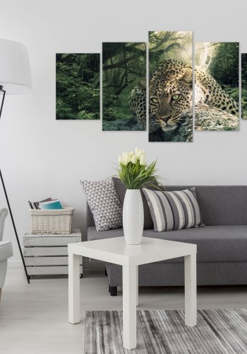 ARTGEIST billede trykt p lrred - Leopard Lying Pale Green, 5-delt - Flere strrelser