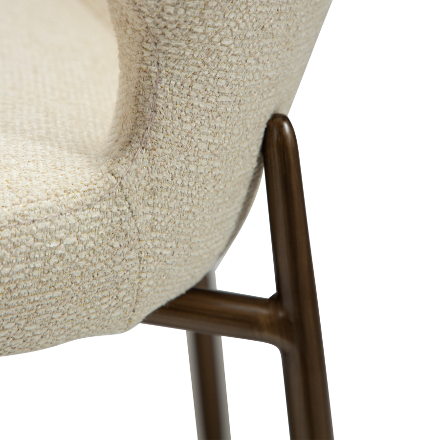 DANFORM Glory spisebordsstol - matteret mandel boucléstof m. glimmer og antik messing stl