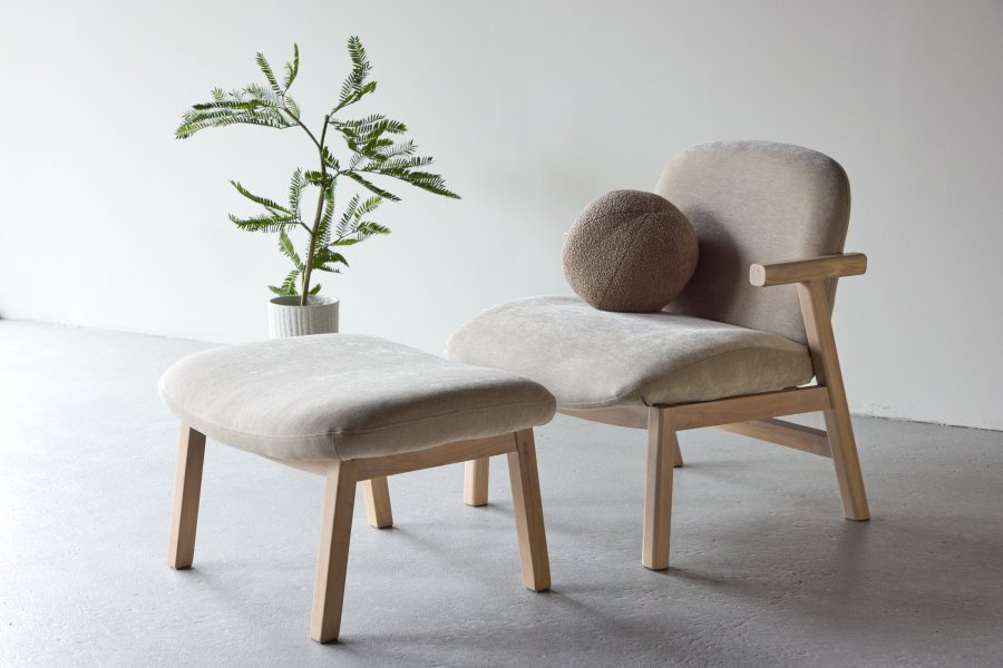 VENTURE HOME Rile Lnestol + Fodskammel - Hvidvasket/Beige