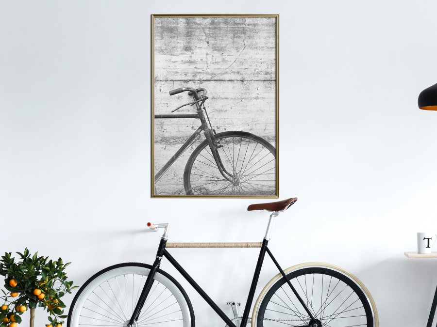 ARTGEIST Plakat med ramme - Bicycle Leaning Against the Wall