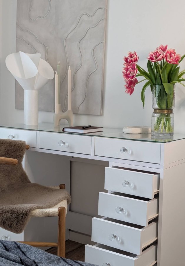 NORDVÄRK BJ105 makeup bord, m. 13 skuffer - hvid melamin (120x44,5)