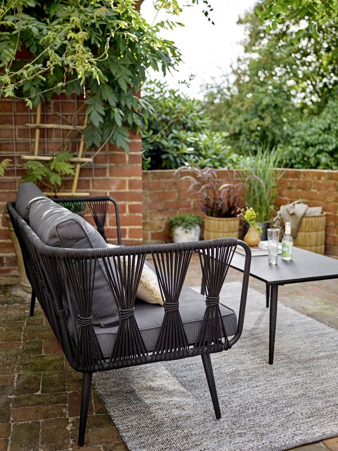 BLOOMINGVILLE Pavone udendrs sofabord, rektangulr - sort fibercement/metal (90x60)