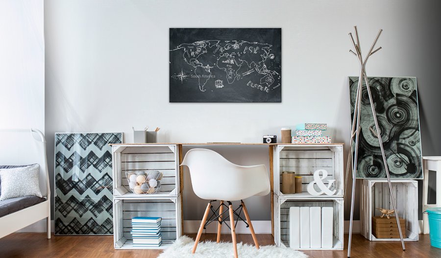 ARTGEIST Travel broadens the Mind - Verdenskort tegnet p tavle trykt p kork - Flere strrelser