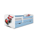 Babydreams juniorseng med racerbil, m. madras, sengehest, skuffe - hvid og bl laminat (140x70)