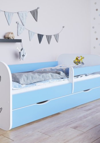 Babydreams juniorseng med gravemaskine, m. madras, sengehest, skuffe - hvid og bl laminat (140x70)