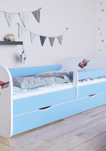 Babydreams juniorseng med racerbil, m. madras, sengehest, skuffe - hvid og bl laminat (160x80)
